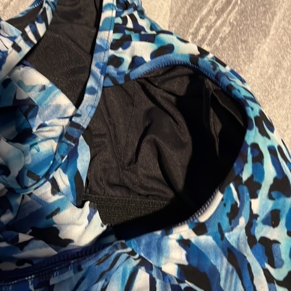 One piece Magicsuit Blue Tide Aubrey High Neck blue animal print Swimsuit size 8 - Picture 8 of 8